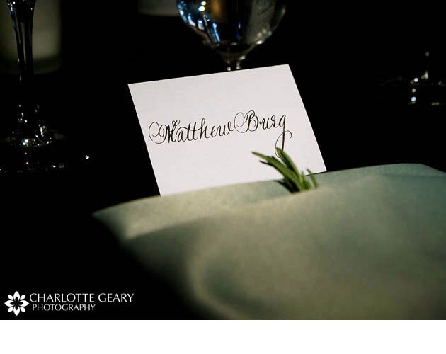 tarjetas para marcar las mesas en el banquete de bodas